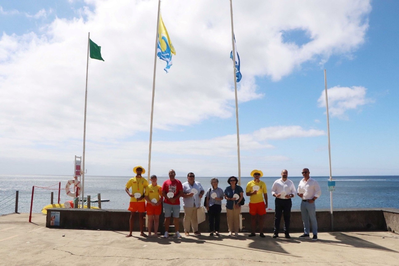 Praia da Ribeira do Natal | Praia Acessível | Machico Ambiente bandeira_PraiaRibeiraNatal